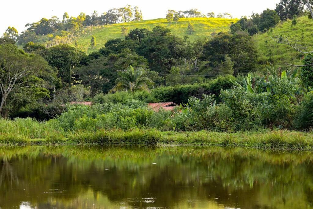 Recanto Dos Beija Flores, Chale Lantana C Monte Alegre do Sul Ngoại thất bức ảnh
