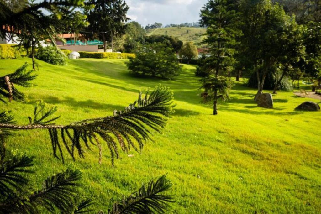 Recanto Dos Beija Flores, Chale Lantana C Monte Alegre do Sul Ngoại thất bức ảnh